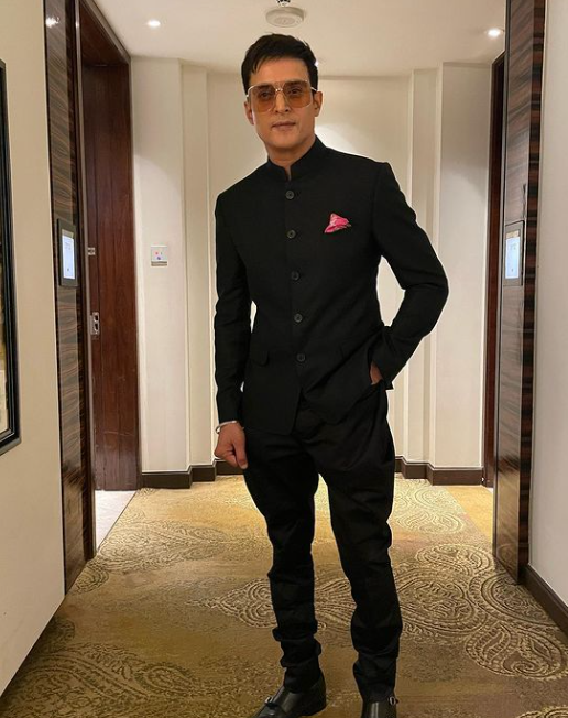 jimmy shergill fees in machies
